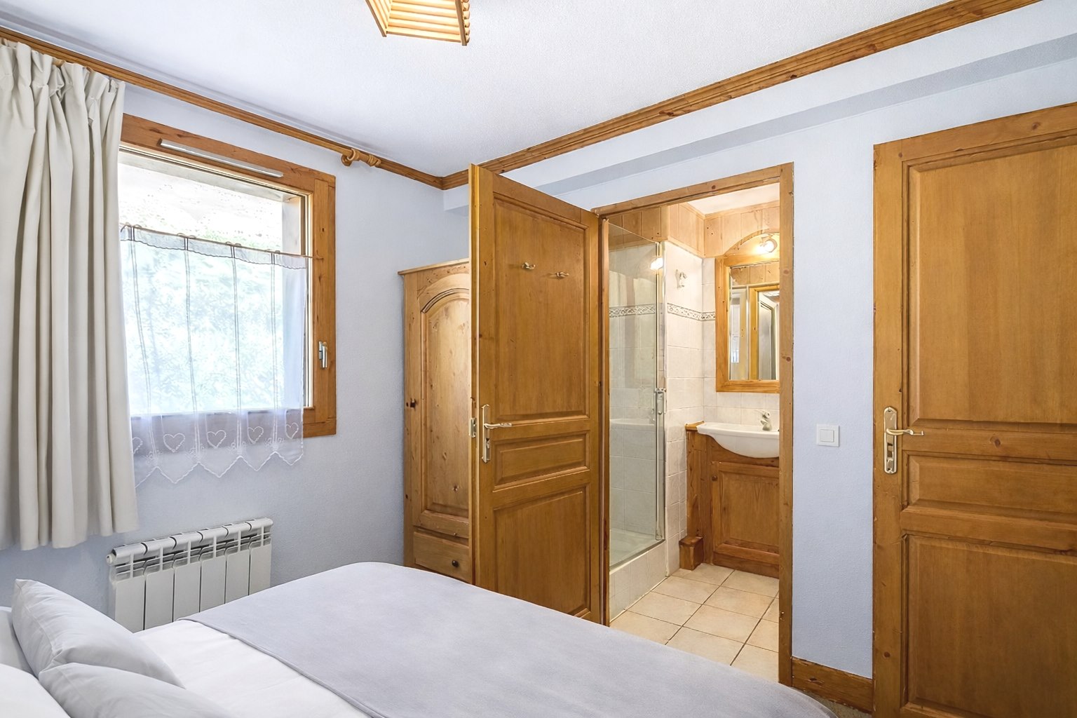 Deuxième salle de bain rénovée